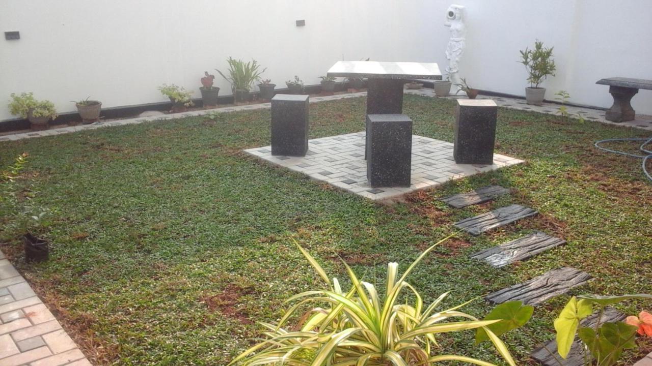 Apartment Near Colombo Airport Katunayaka Buitenkant foto