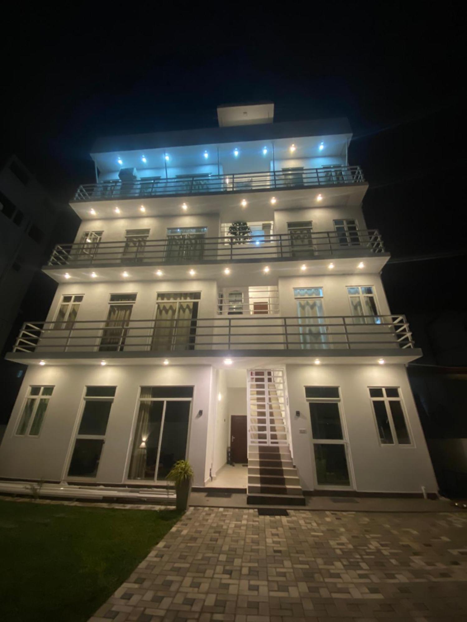 Apartment Near Colombo Airport Katunayaka Buitenkant foto
